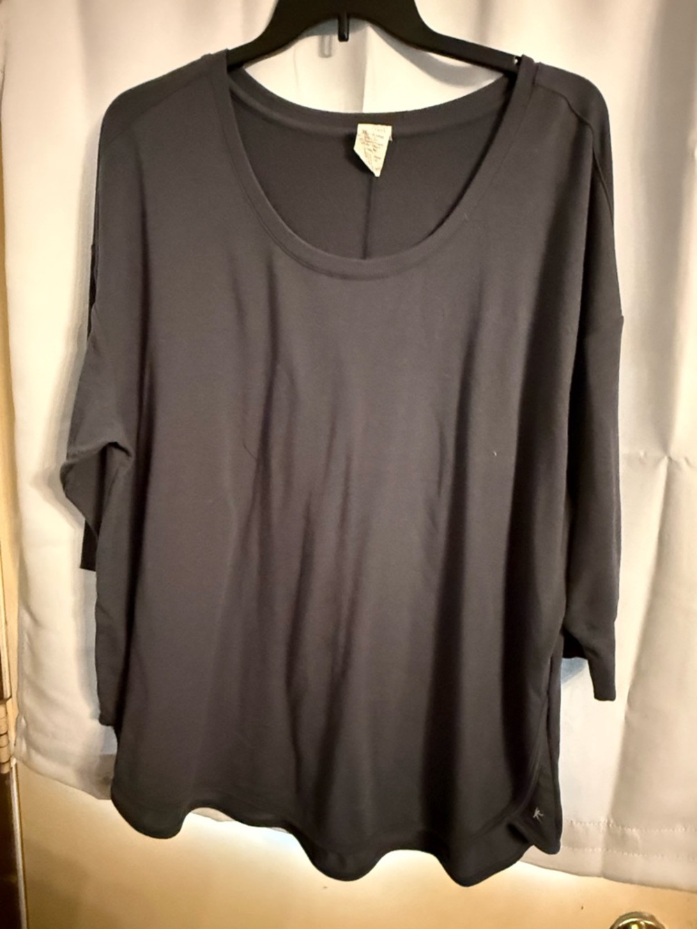 Relaxed Scoop Neck Women's Top in Dark Charcoal